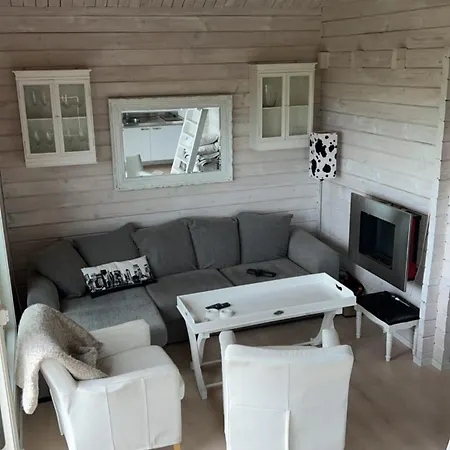 Rodlandsveien 8 * فارسوند